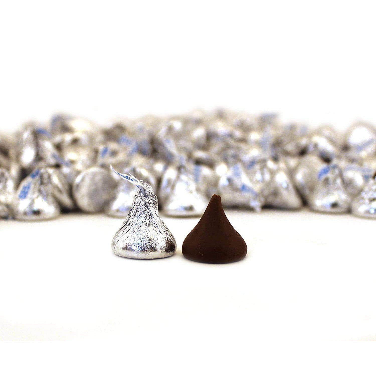 HERSHEY'S KISSES Milk Chocolate Candy (Bulk Bag, 56oz, Approx. 330 Pieces) – Iconic, Creamy & Perfect for Sharing!